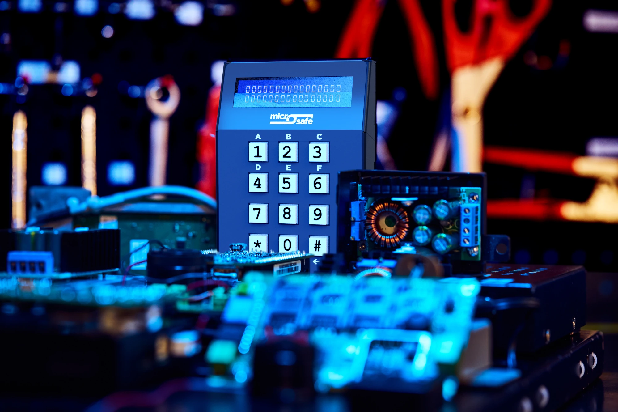 Dispositivo de control de apertura para kioscos y taquillas de autoservicio, chapa electrónica con clave dinámica de alta seguridad para gestión de efectivo y dispositivos